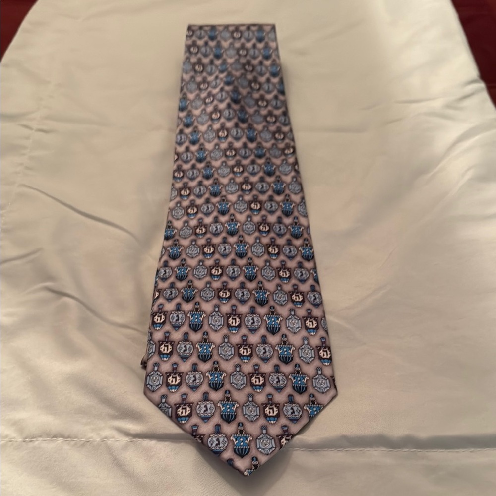 Elegant Blue and Gray Geometric Silk Tie